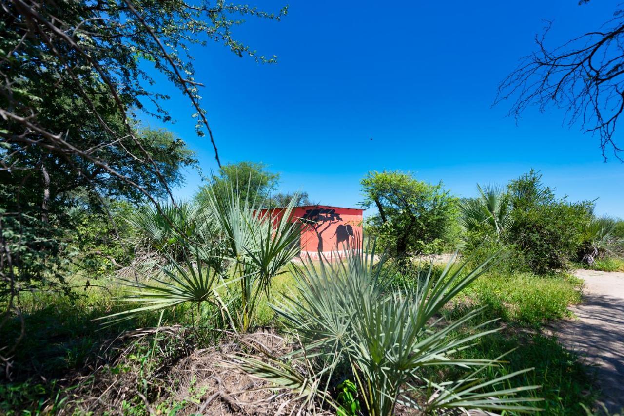 Semowi Lodge And Campsites Mirapene Exterior photo