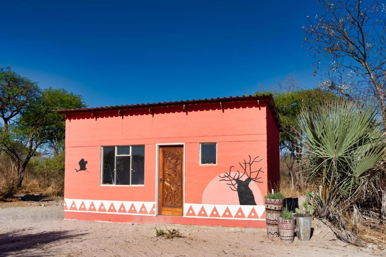 Semowi Lodge And Campsites Mirapene Exterior photo