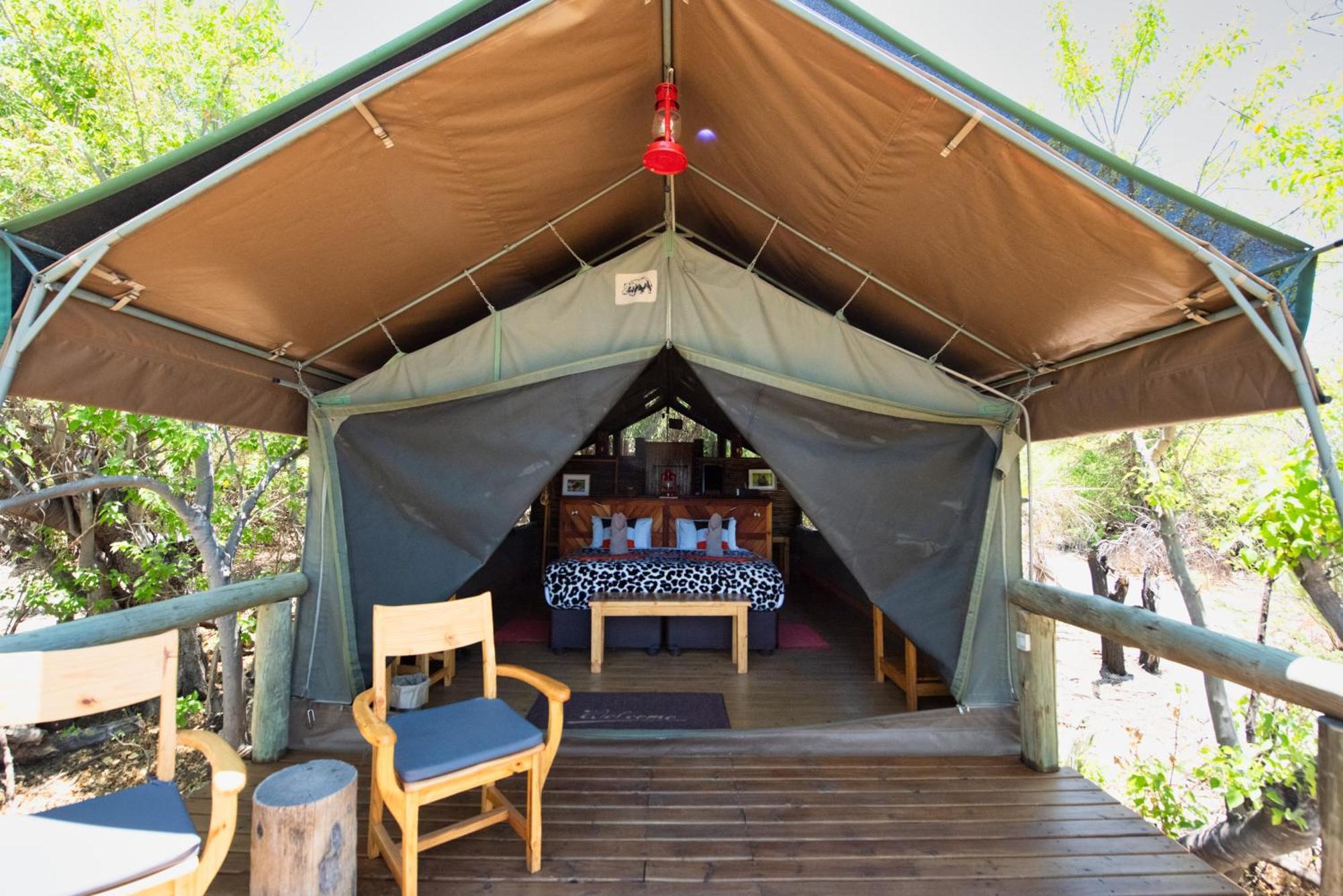 Semowi Lodge And Campsites Mirapene Exterior photo