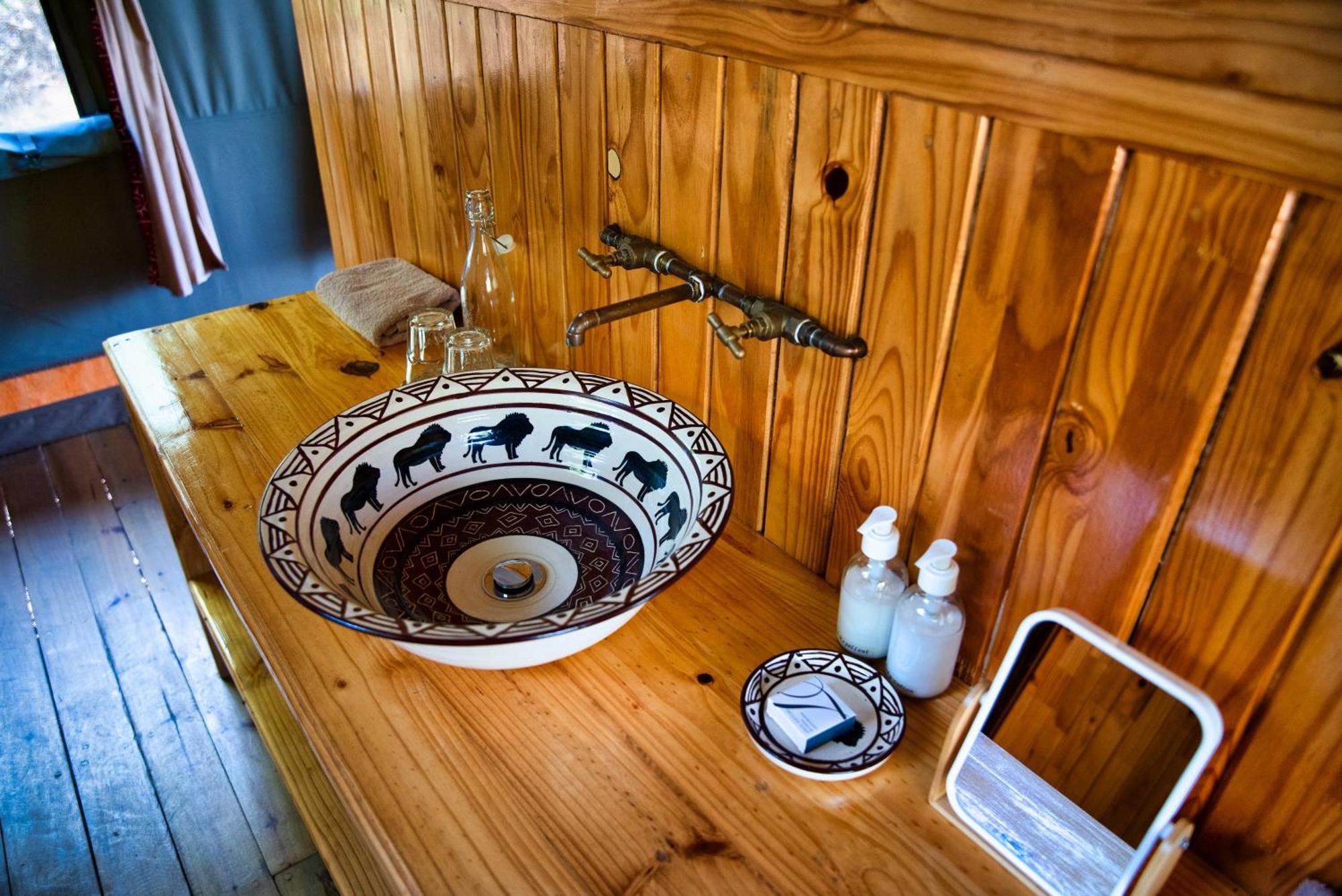 Semowi Lodge And Campsites Mirapene Room photo